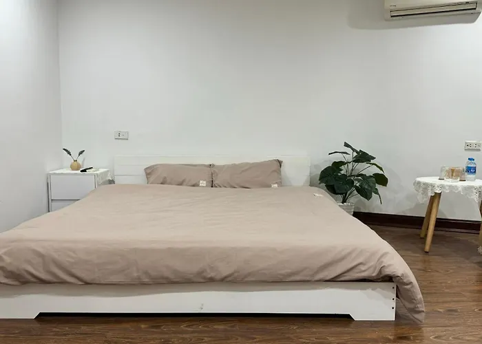 Bom\'S House